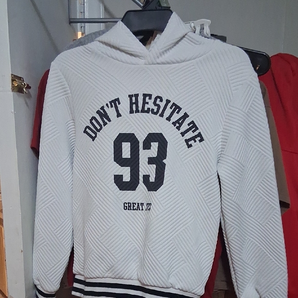 SHEIN Other - SHEIN White Textured Hoodie with Black Print